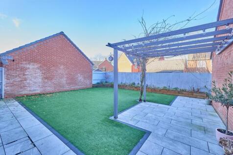 10 Plum Crescent BB 21.jpg