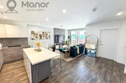 Open plan Kitchen/Lounge