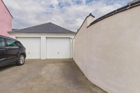 Garage/Parking