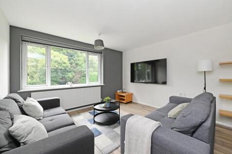 4-bed flat on Flat H, Tapton House, Broomhill, S10, £1,326/mo