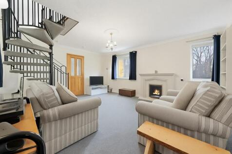 25 Fossgill Avenue Lounge.jpg