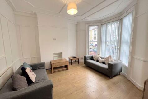 5-bed terraced on Five bedroom Student House - Blantyre Road, L15. , £607/mo