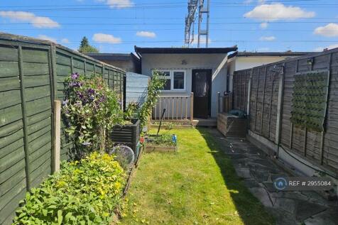 Garden And Self Contained Studio