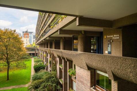 A spacious one bedroom apartment with an additional room great as a home office or guest room. The iconic Barbican Estate benefits from a private south-facing balcony, with views of the communal groun