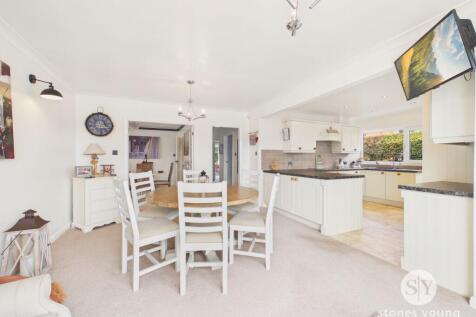 Sitting Dining room