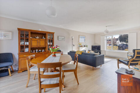 A11 - 21 Balmoral...