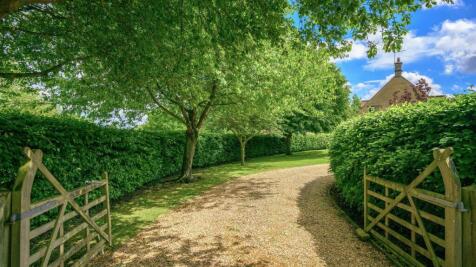 Driveway, Cherry Holt, Irnham