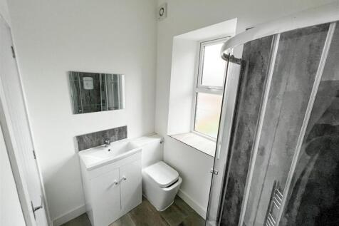 Flat 5, 27 Victoria Road_-4.jpg