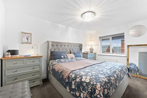 2 Edale Drive-03.jpg