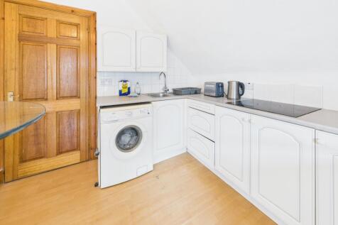 CAM03481G0-PR0092-STILL013