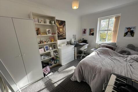 7-bed house on Denison Road, Victoria Park, £135pppw, £585/mo