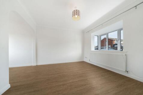 Peel Drive, Sittingbourne, ME10 photo 3
