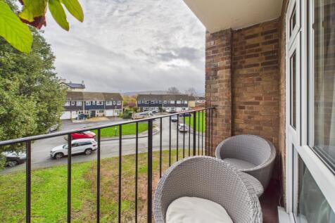 CAM01740G0-PR0469-STILL007