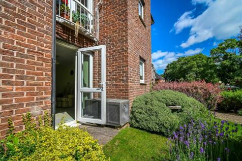 1 Lavington Court-06.jpg