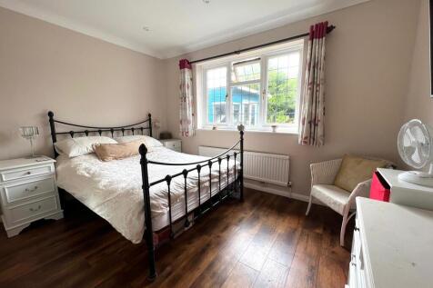 IMG-20250718-WA00...