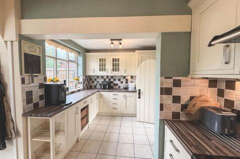 Kitchen b