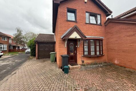 3-bed detached on Silver Birch Close, Bristol, £1,450/mo