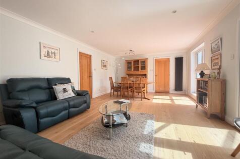 19 Fourways Drive-8.JPG