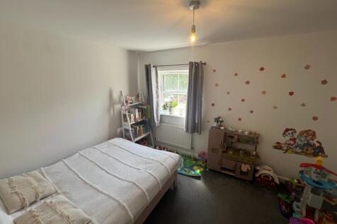 Fairburn Avenue, Crewe, CW2 photo 4