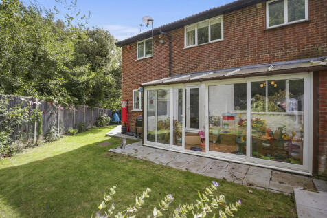 4 bed semi-detached house for sale Darwin Close, 