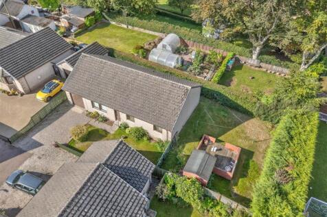 4 Rose Hemming Place Letham-2.JPG