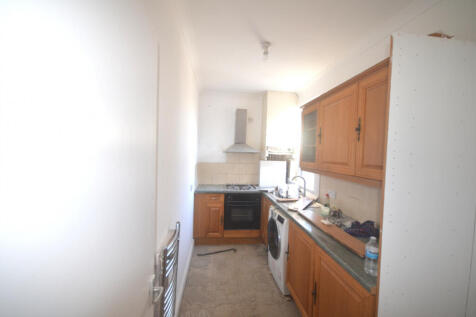 Three Bedroom First Floor flat to Rent
