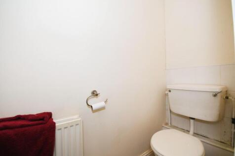 FLAT 3 - BATHROOM 02.JPG
