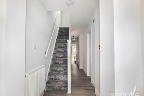 Warwick Crescent, Hayes, Middlesex photo 5