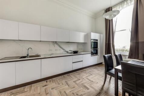 8531149-interior01.jpg