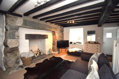 Living Room .JPG