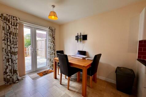 Medlar Close, Bristol photo 3