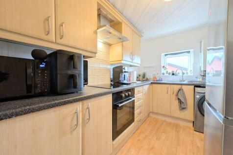 Kitchen Photo 1