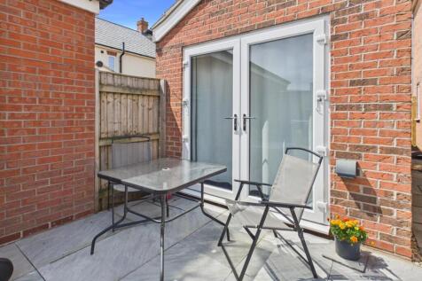Rear Garden / Studio access