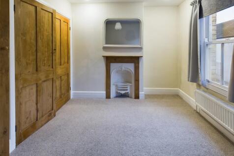 CAM02545G0-PR0303-STILL007