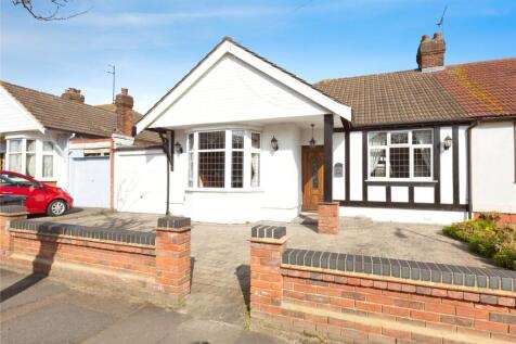 Ilford, IG6 - property photo