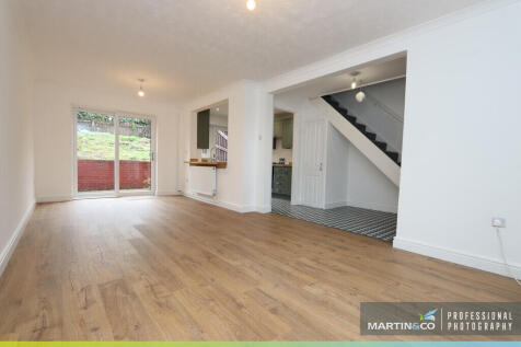King Acre, Fields Park Road photo 5