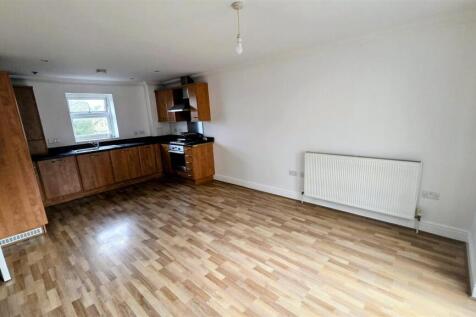 KITCHEN / LOUNGE / DINER
