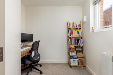 Flat 1 The Bank-18.jpg