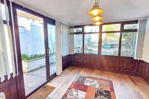 Conservatory and dining room