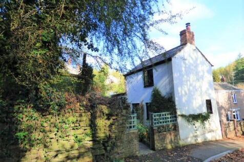 COSY FOREST RETREAT IN POPULAR VILLAGE LOCATION..