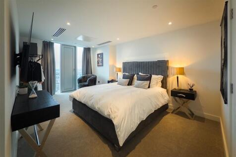 3 bed, 3 bath Penthouse in Manchester - Photo 19