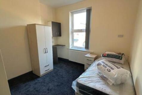 5 En-suite House Share ST5 photo 5
