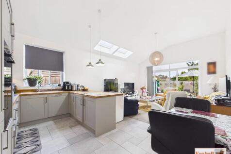 Open Plan Kitchen / Dining / Lounge