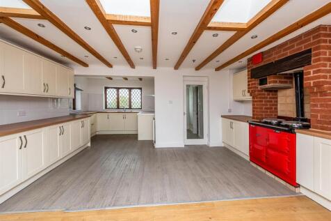 Jackanory Cottage-kitchen1.jpg