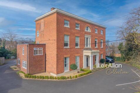 Broadfield House Compton Drive Kingswinford 2.jpg