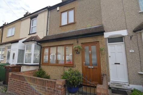 3-bed terraced on Belmont Road, Grays, £1,600/mo