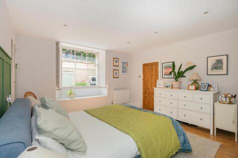 G0F2WPCN - Bedroom D.jpg