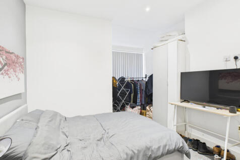 Furnished En-suite room to rent with bills includ