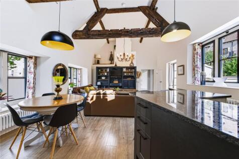 Living/Dining Area
