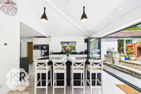 Living Kitchen Space - Dining Area